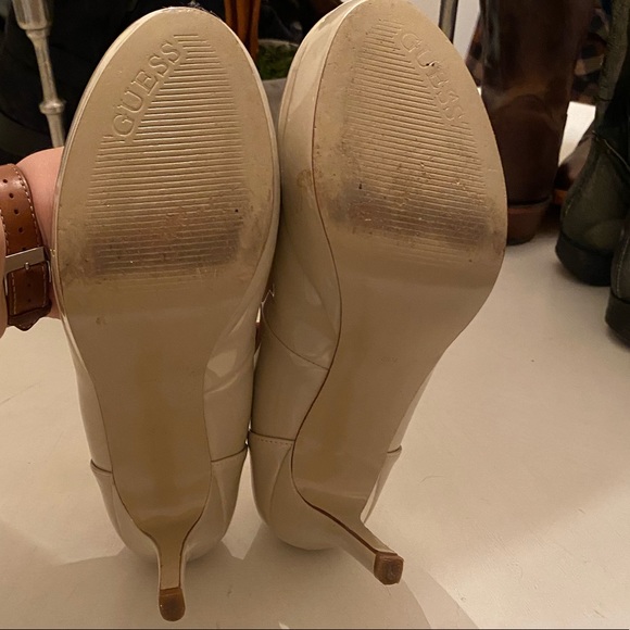 Guess Nude Pumps - Picture 4 of 5